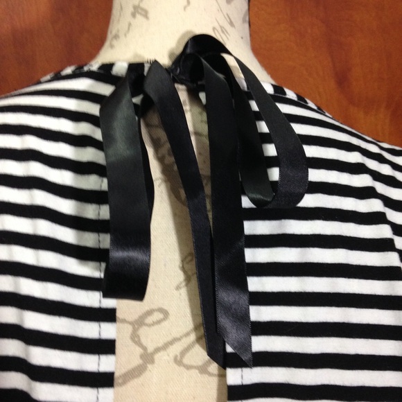 💥Stripped Crop Top with Ribbon Ties - Picture 5 of 6